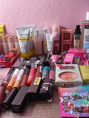 Skin Tinted Moisturizer - Pink Glow